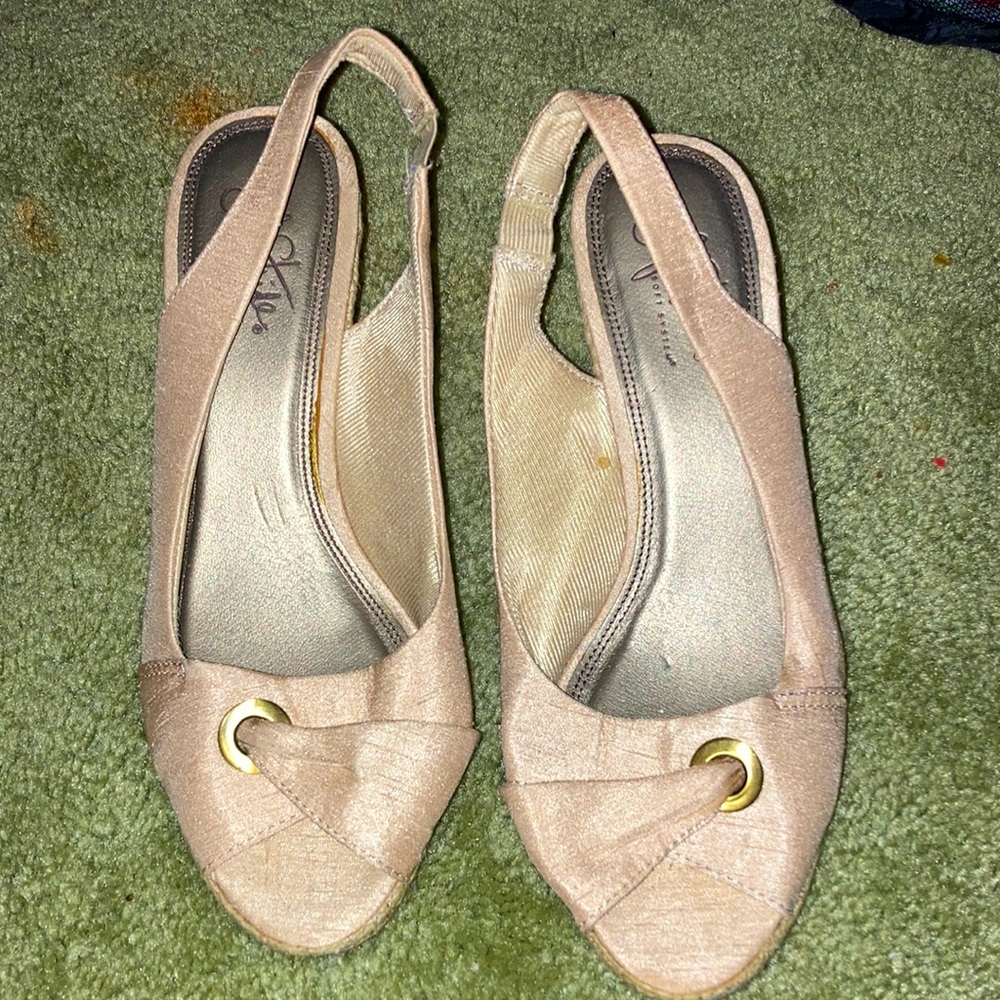 cream life store wedges